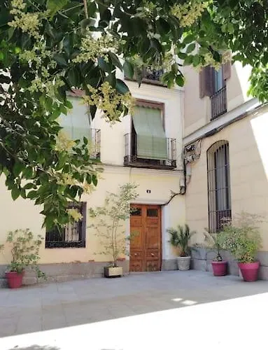 Apartamento con patio en Madrid centro